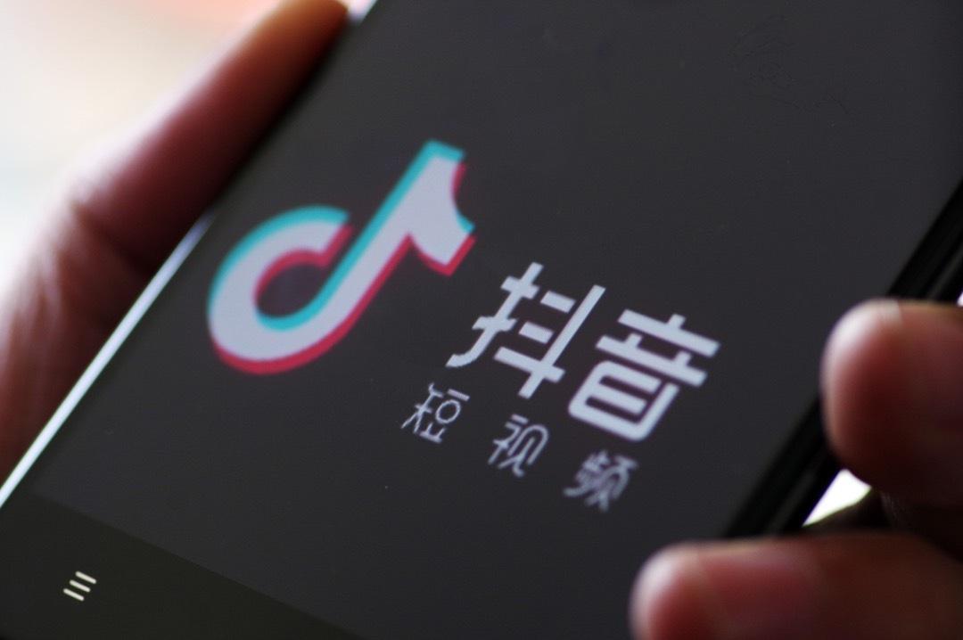 抖音短视频这个平台是如何赚钱的？