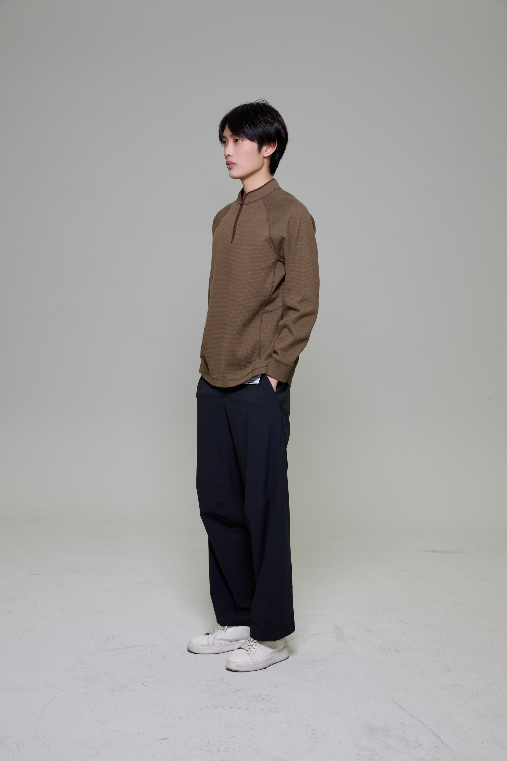 焦下服装模特棚拍
