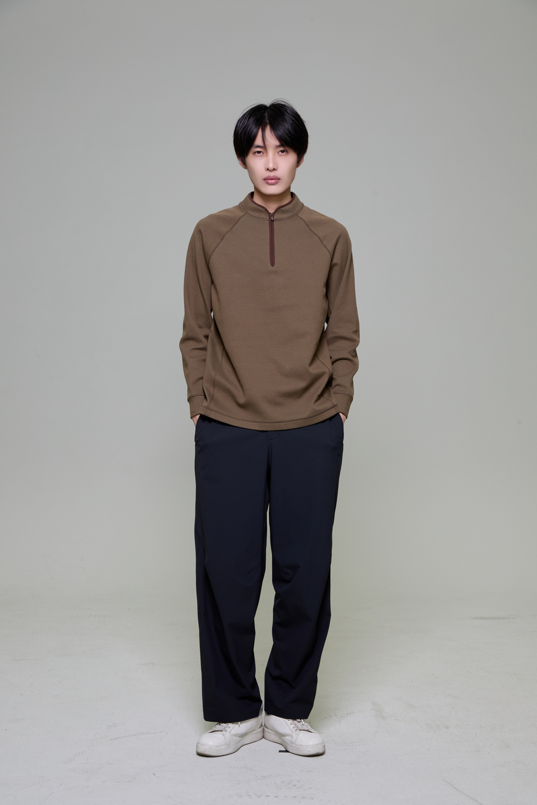 焦下服装模特棚拍