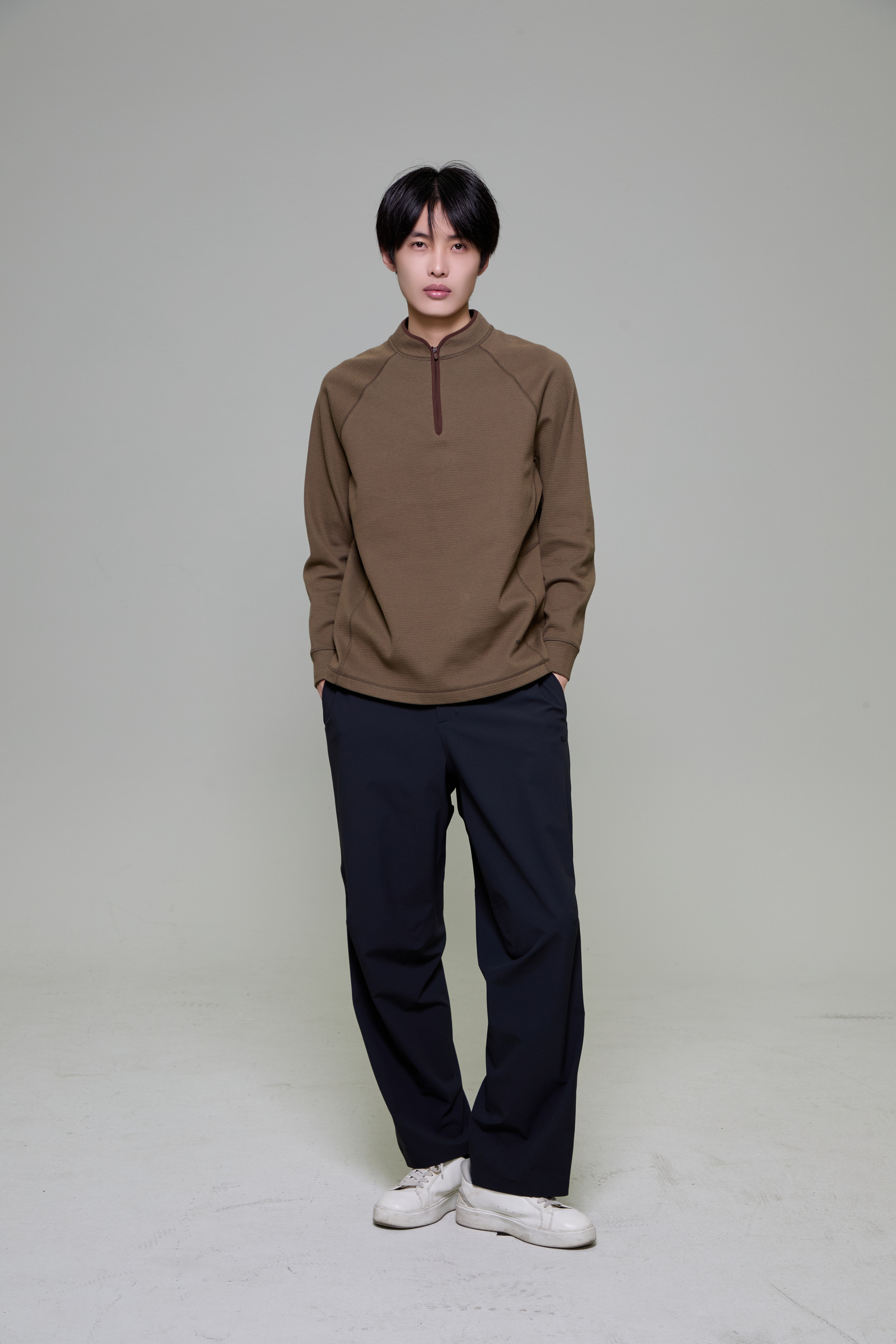 焦下服装模特棚拍