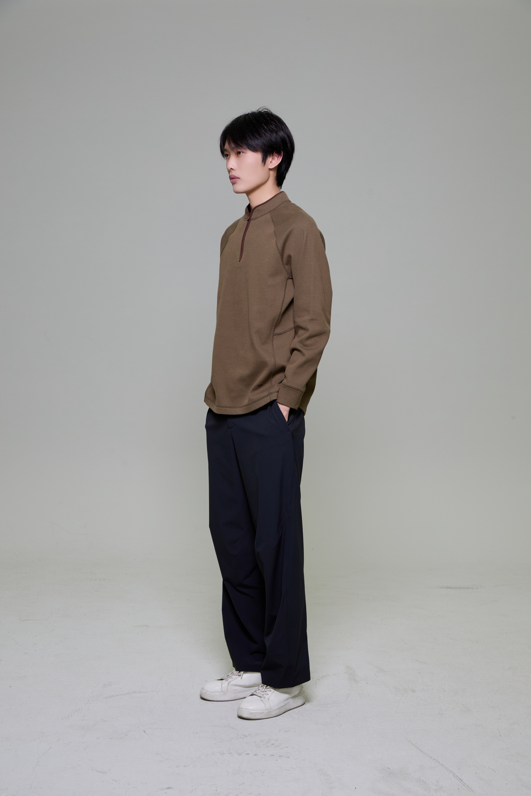 焦下服装模特棚拍
