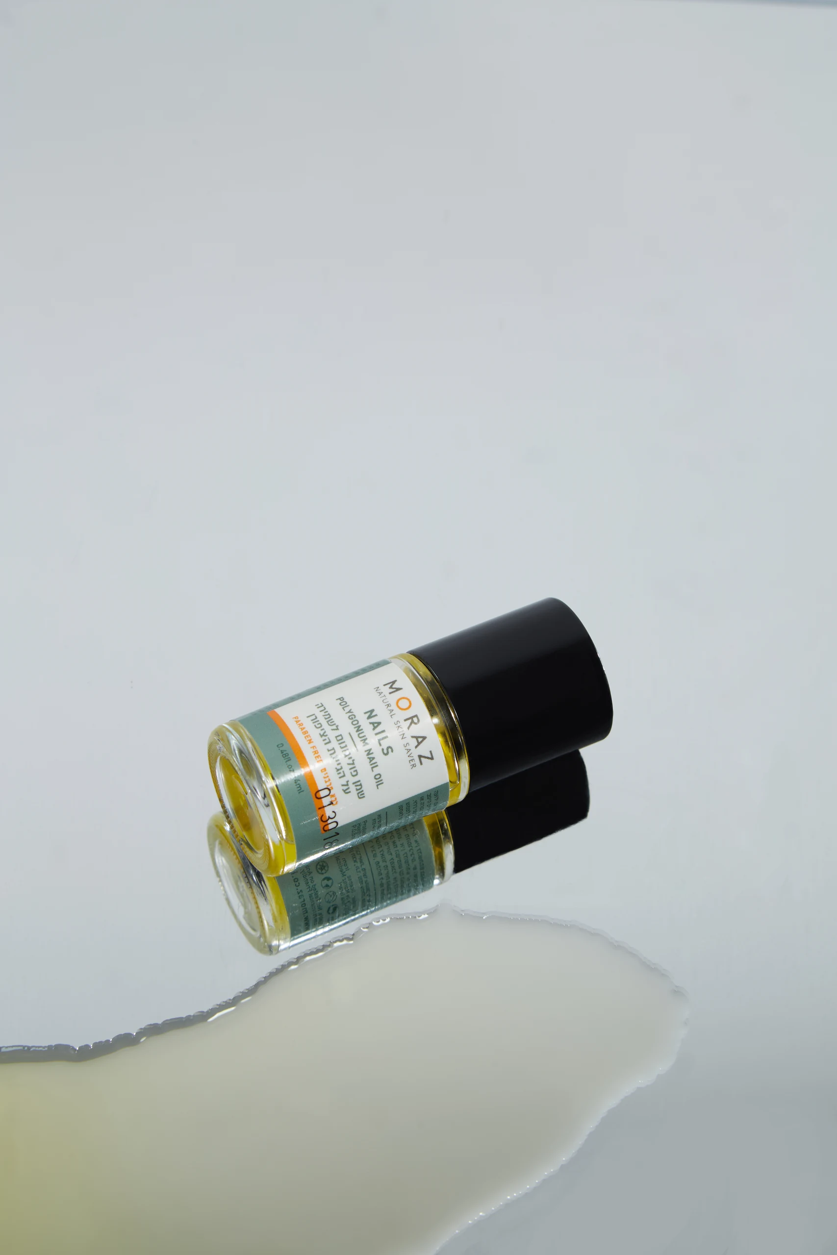 精油瓶绿色静物摄影