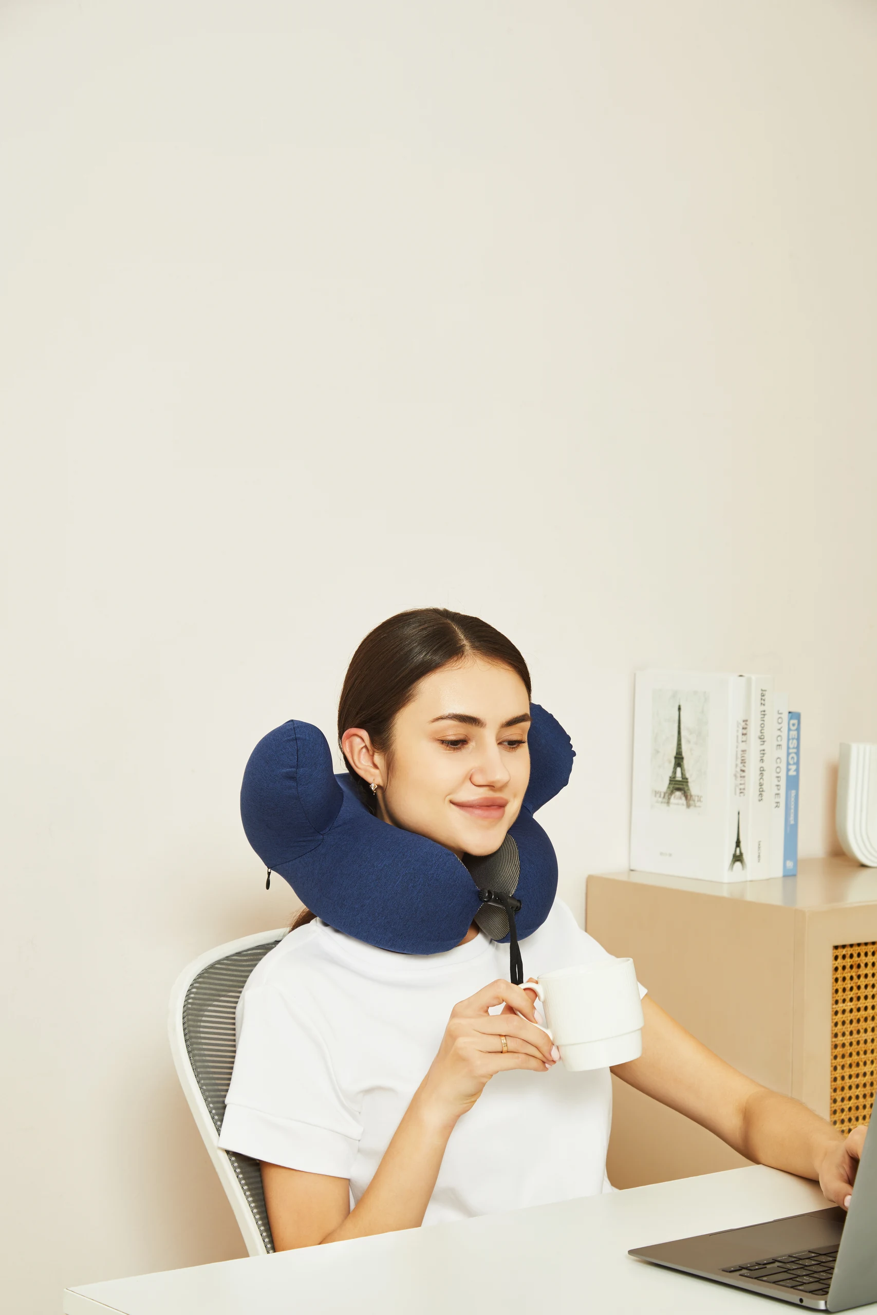 Travel Neck Pillow Lifestyle Photography